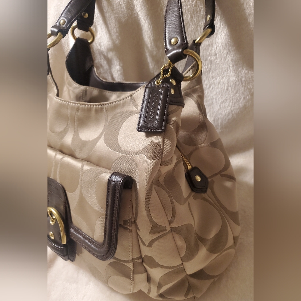 Coach Signature Bag - Picture 3 of 9